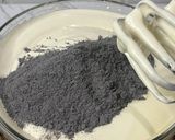 Foto langkah ke 2 dari resep Bolu Ketan Hitam Keju Lumer.