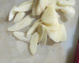 Hình bước làm 2 của món Da trâu xào tỏi