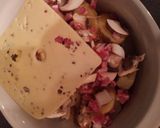 A picture of step 3 of Leftover potatoes au gratin.