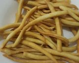 Foto langkah ke 4 dari resep Cemilan stik terigu tapioka.