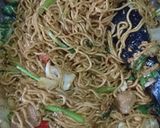 Foto langkah ke 6 dari resep Mie Goreng Pedas.