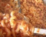 A picture of step 5 of Macaroni with sardines.