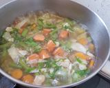 Foto langkah ke 7 dari resep Sayur Sop Sosis Bening.