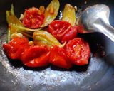 A picture of step 1 of Aachaari mango chutney.