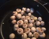 A picture of step 1 of Creamy Garlic Mushrooms.