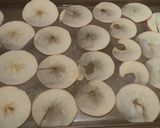 A picture of step 2 of Apple chips delicious natural n healthy.