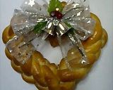 A picture of step 18 of Christmas Wreath Made From Bread.