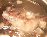 A picture of step 2 of Madai Ushiojiru (Red Sea Bream Fishbone Soup).
