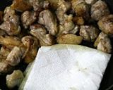 A picture of step 3 of Yakitori-style Chicken in a Frying Pan.