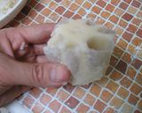 A picture of step 2 of White Lotus Root Cake.