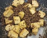 Foto langkah ke 4 dari resep Daging cincang masak kecap dengan tahu.
