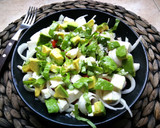 Foto del paso 2 de la receta: Ensalada de hortalizas con albahaca y queso de cabra 🐐
