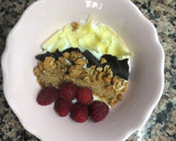Foto del paso 3 de la receta: Yogur con muesli de dos chocolates y frutos rojos
