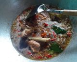Foto langkah ke 5 dari resep Ayam Kuah Coca Cola.