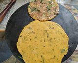 A picture of step 6 of Punjabi Missi Roti.