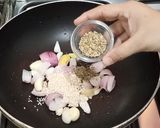 A picture of step 2 of Red Curry/Gravy Paste.