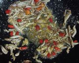 Foto langkah ke 3 dari resep Tumis pare ikan teri.