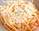 Hình bước làm 2 của món Măng tươi xào thịt ba chỉ
