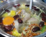 Hình bước làm 2 của món Canh giò heo hầm khoai tây cà rốt