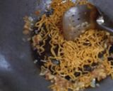 Foto langkah ke 4 dari resep Piza mie pake wajan dan 1 telor.