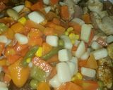 صورة لخطوة 4 من وصفة صدورة الدجاج بالخضرة 🍜