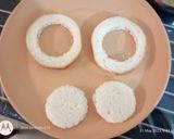A picture of step 1 of Garlic bread egg toast.