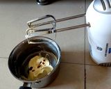 A picture of step 2 of Flower-Butter Cookies.