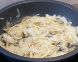 Foto del paso 6 de la receta: Filetes rusos en salsa de cebolla