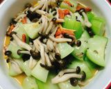 鴻禧菇燴絲瓜的食譜步驟4照片