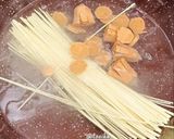Foto langkah ke 2 dari resep 258. SPAGHETTI CARBONARA WITH SOSIS.