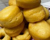 Hình bước làm 3 của món Donut nhúng caramel