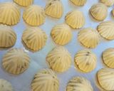 A picture of step 5 of Maamoul with Flour.