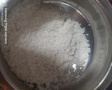 A picture of step 1 of Walnut white pulao.