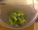Foto del passaggio 3 della ricetta Fusilloni con gamberi, calamari e crema di cavolfiore romanesco