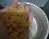 Foto langkah ke 1 dari resep MakLor Praktis (Makaroni Telor).