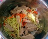 รูปขั้นตอนการทำที่ 2 ของ ยำหมูมะม่วง