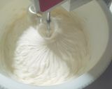 Foto langkah ke 5 dari resep Swiss meringue buttercream.