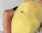 Foto del paso 1 de la receta: Huevos fritos con patatas... para principiantes! 🍳🍟