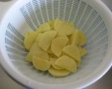 A picture of step 2 of Salmon and Potato Simmered in Yogurt.