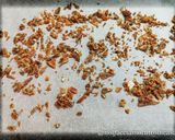 Foto del passaggio 3 della ricetta Filetti di Trota al Forno con Ceci, Radicchio e Granella di Missoltino
