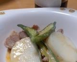 A picture of step 5 of Extremely Quick! Pork, Nagaimo Yams, and Okra Stir Fry with Mentsuyu and Mayonnaise.