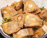 Hình bước làm 4 của món Mít non kho rau răm