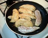 A picture of step 3 of Chicken Marsala.