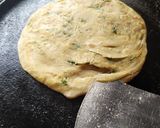 બટર ગાર્લિક પરોઠા (butter garlic parotha recipe in gujarati) રેસીપી સ્ટેપ3ફોટો