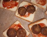 A picture of step 4 of Egg shami sandwich.