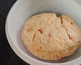 Foto del paso 4 de la receta: Pancitos saborizados de cebolla, ají morrón y aceitunas