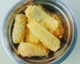 Hình bước làm 4 của món Cuốn cá basa chiên