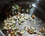 A picture of step 4 of Garlic spagetthi noodles.