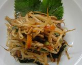 A picture of step 7 of Tofu Hamburgers Topped with Butter Soy Sauce and Vegetables.