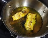 A picture of step 7 of Potato spring onion papad roll.